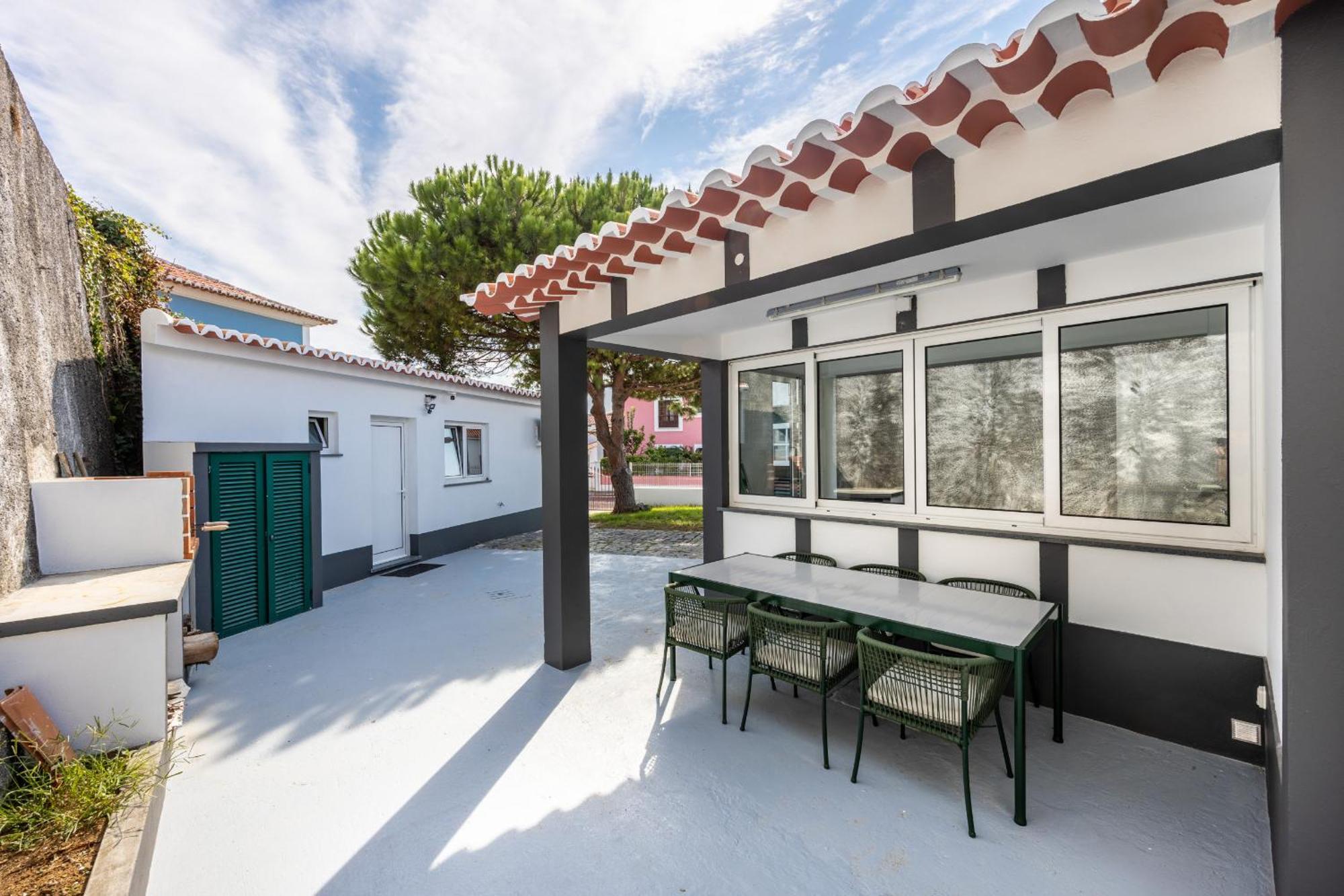 Angra Charming Suites By Seewest Angra do Heroísmo Eksteriør billede