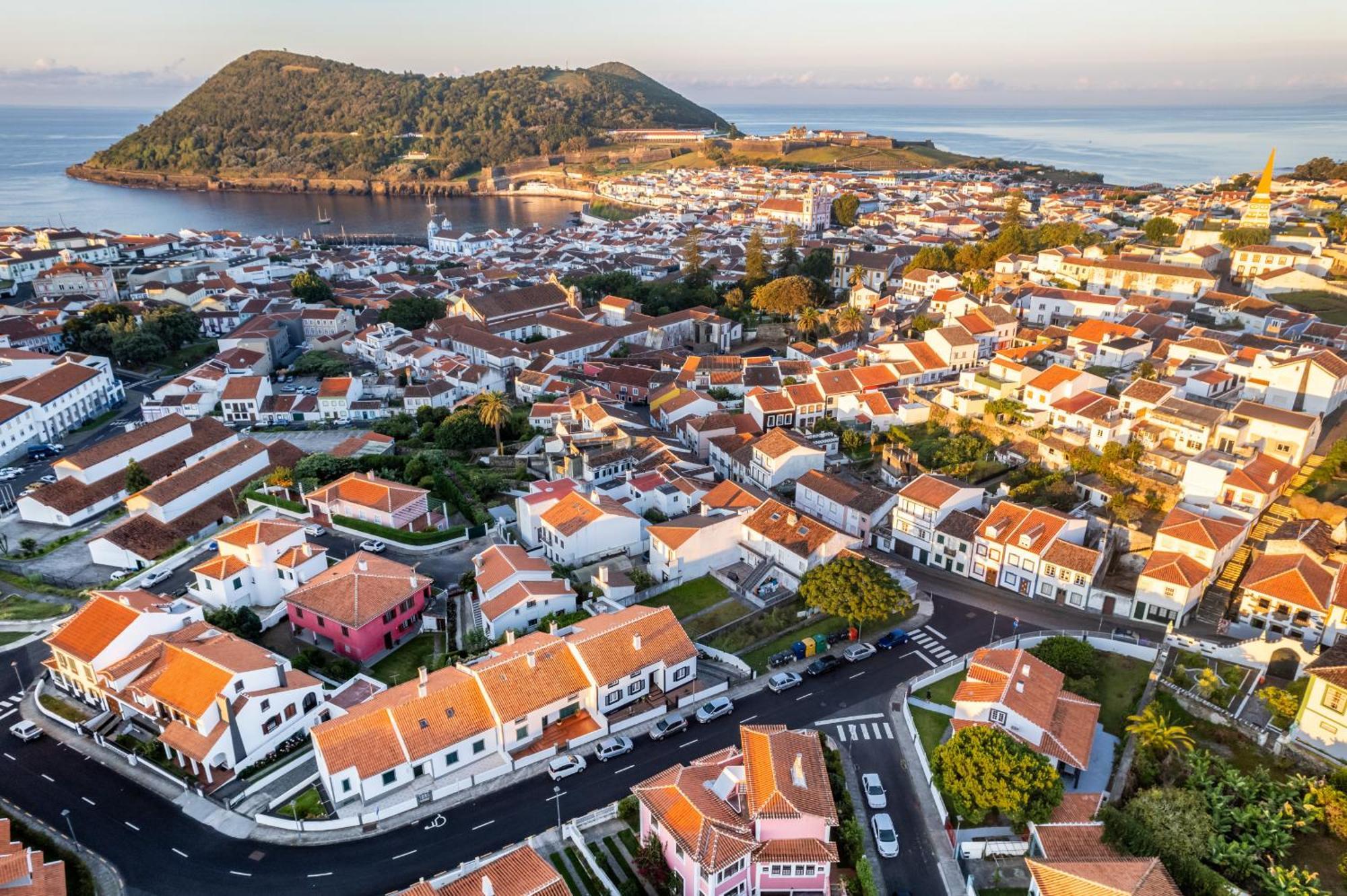Angra Charming Suites By Seewest Angra do Heroísmo Eksteriør billede
